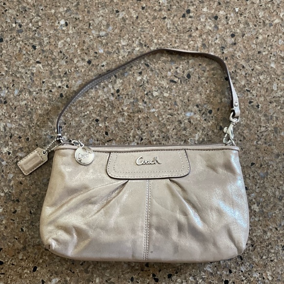 COACH purse - Picture 3 of 6